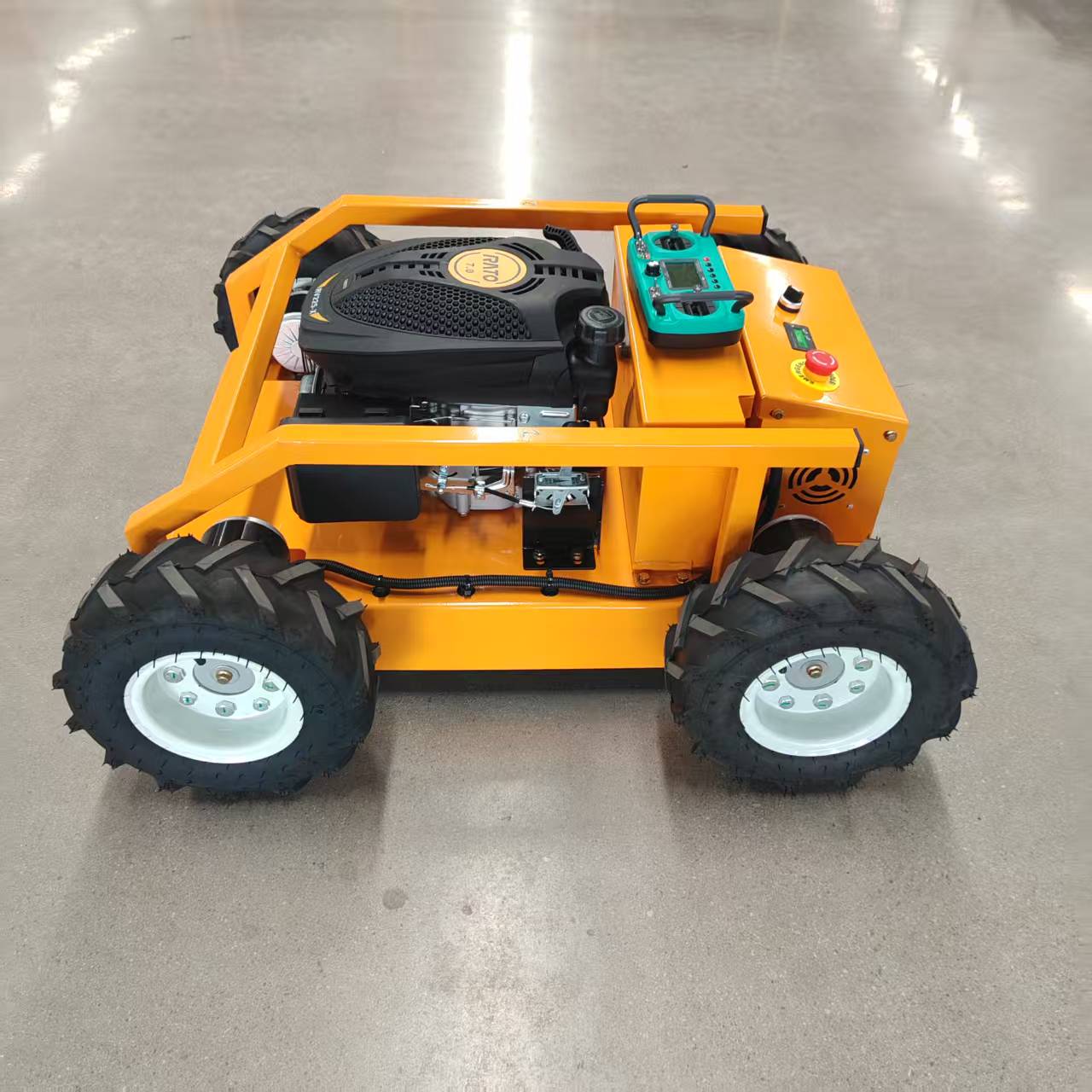 جزازة عشب ذكية يتم التحكم بها  - مراجعة Lawn Mower Battery وسعره