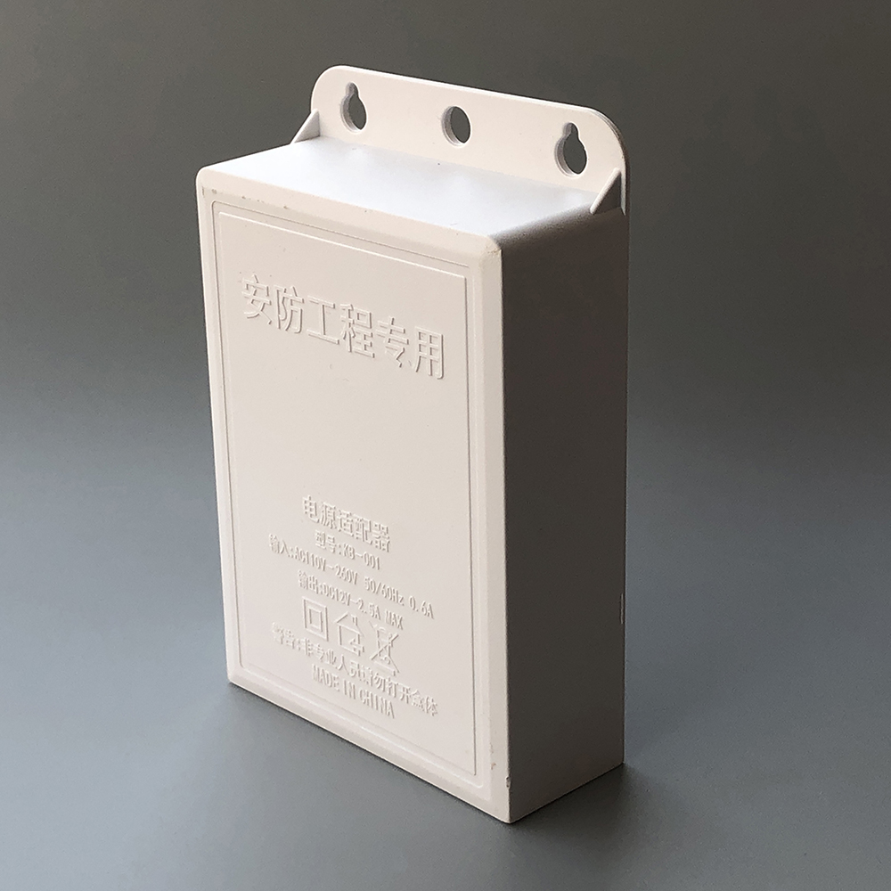 تيار مستمر 12 فولت 2.5A في اله - مراجعة Outdoor Power Adapter وسعره